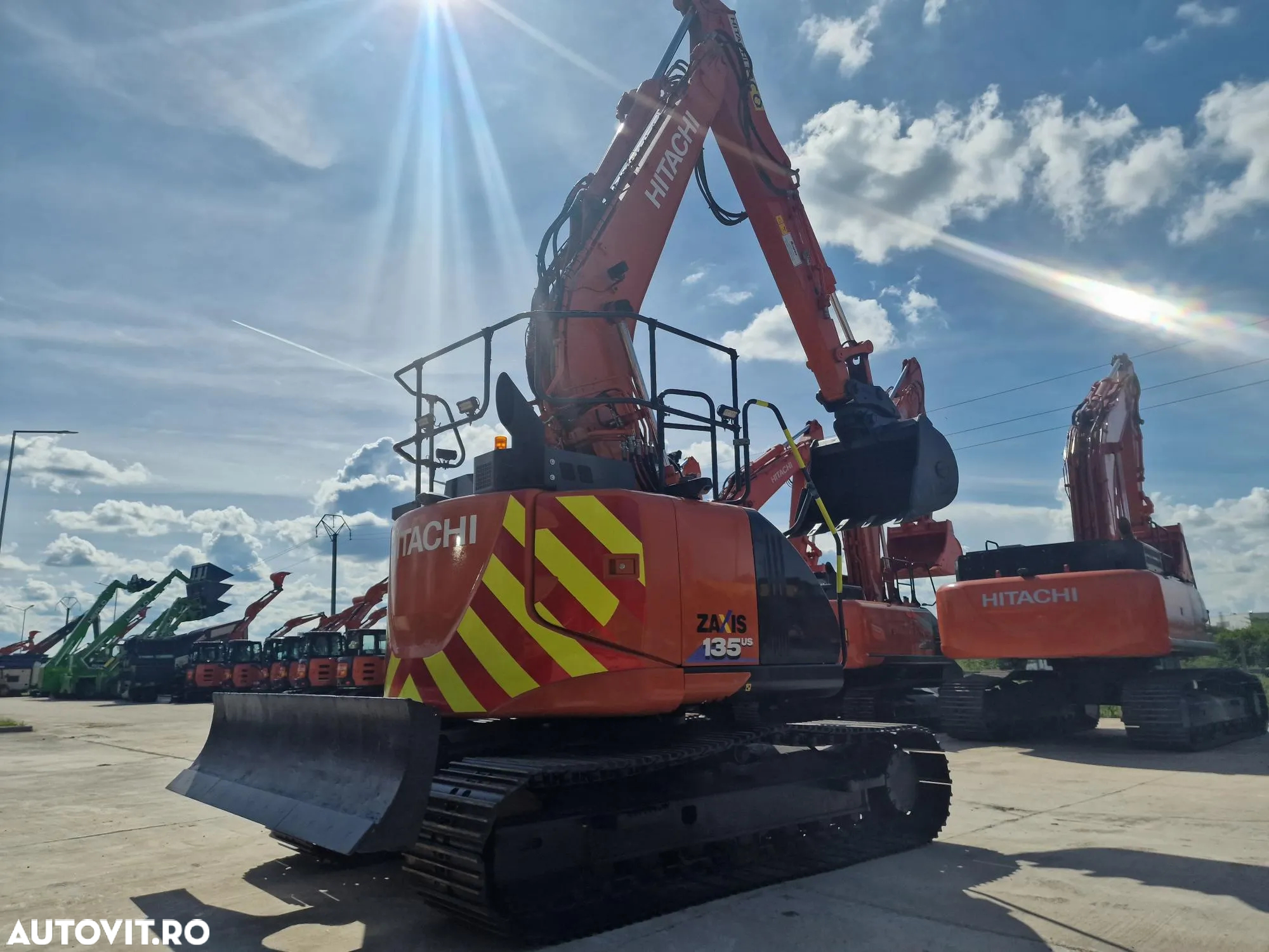Hitachi ZX135-3.552h, 2020, LAMA NIVELARE, COMPACT in gabarit, CUPLA RAPIDA hidraulica, Int picon, Inst hidr rotire atasamente, Masa operationala 15,7t, ad sapare 6m, Ridica tevi 8,5t, camera spate si 2 laterale, consum 9l/h, sist antifurt, PROMOTIE 86900eur - 12