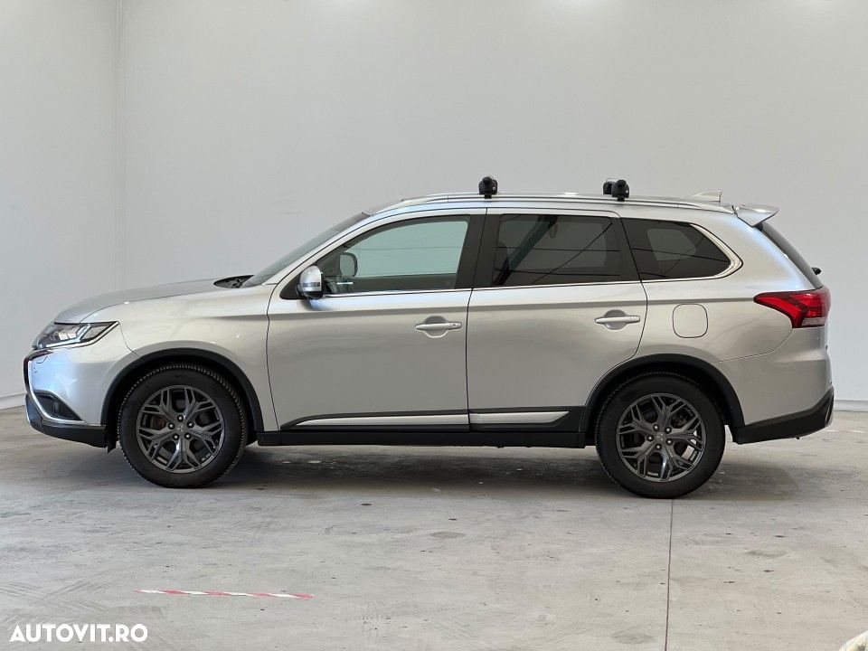 Mitsubishi Outlander - 13
