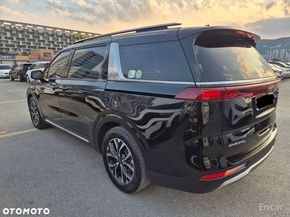 Kia Carnival - 5