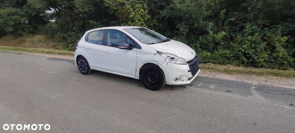 Peugeot 208 - 6