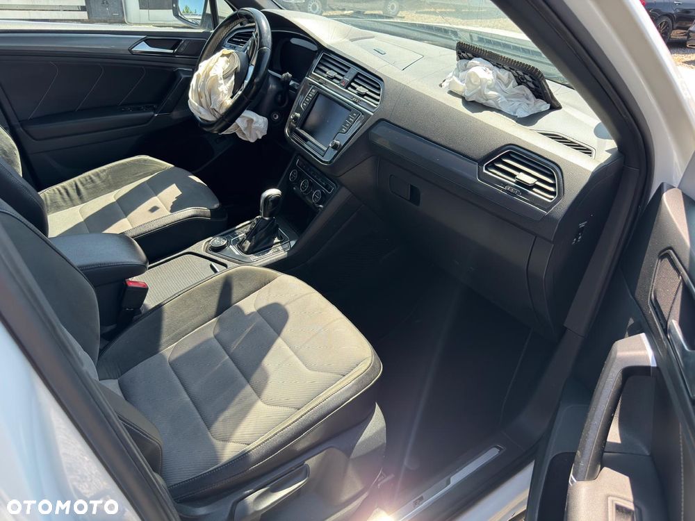 Volkswagen Tiguan 2.0 TDI SCR 4MotION DSG R-Line - 20