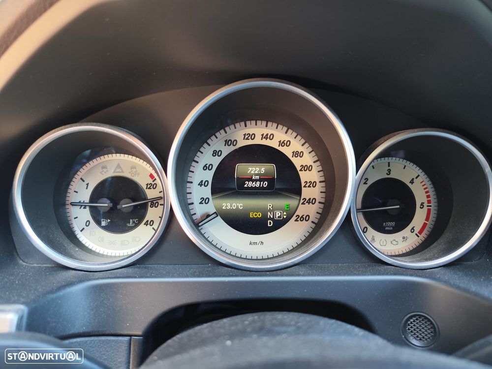Mercedes-Benz E 220 CDi Avantgarde BE Auto.140g - 8