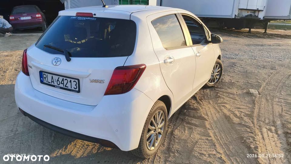 Toyota Yaris 1.33 Premium - 4