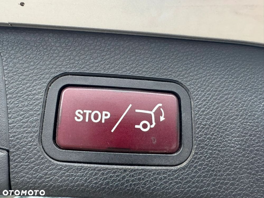 Mercedes-Benz Klasa C 180 (BlueTEC) d Avantgarde - 29