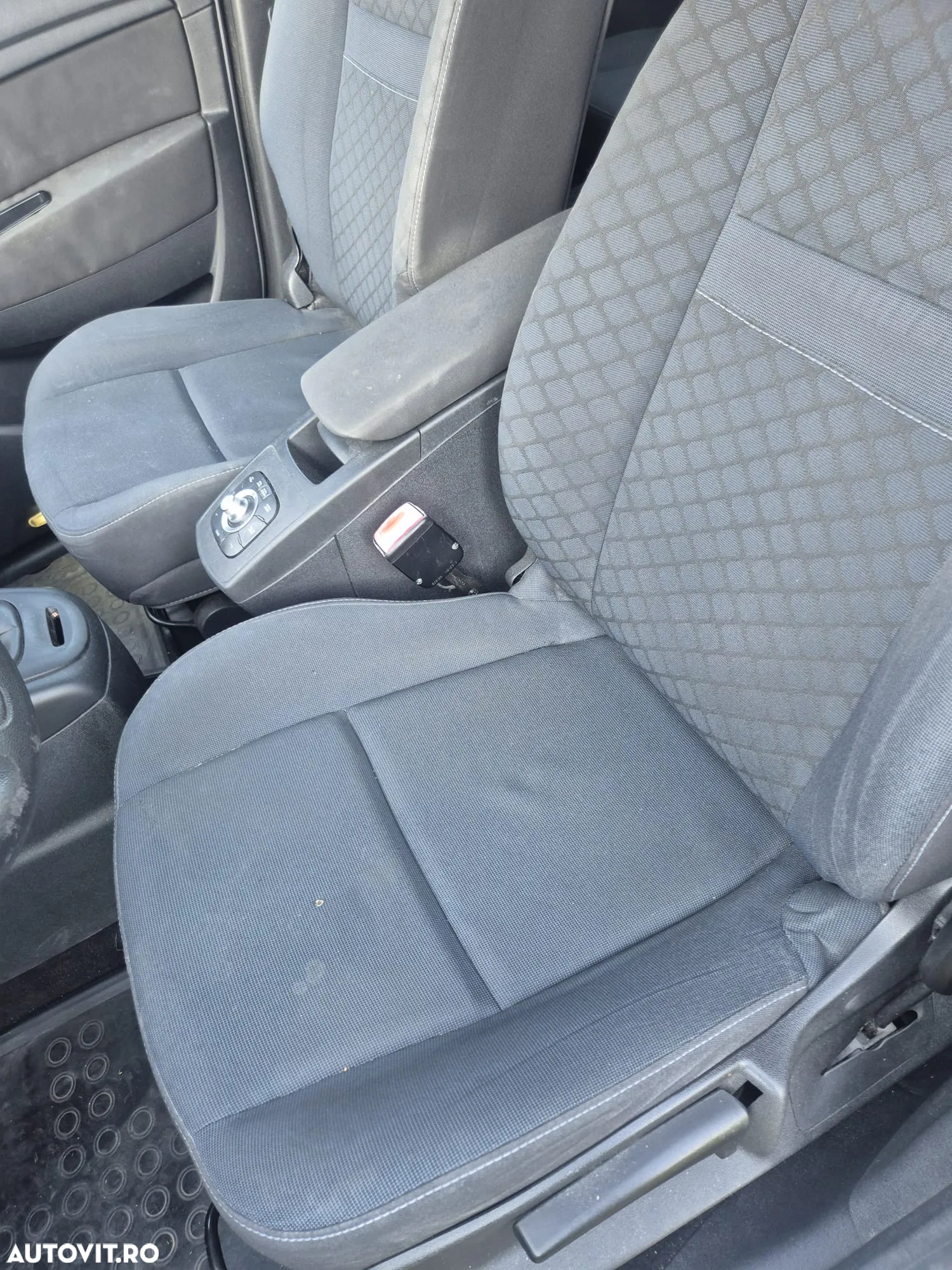 Renault Grand Scenic - 27