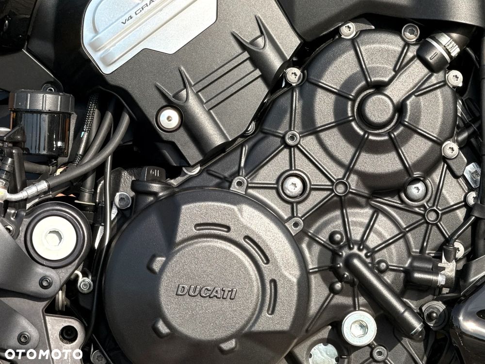 Ducati Diavel - 11