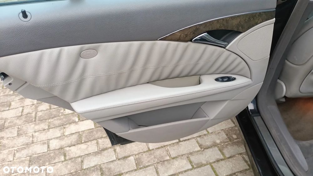 Mercedes-Benz Klasa E 320 CDI 7G-TRONIC Avantgarde BusinessEDITION - 24
