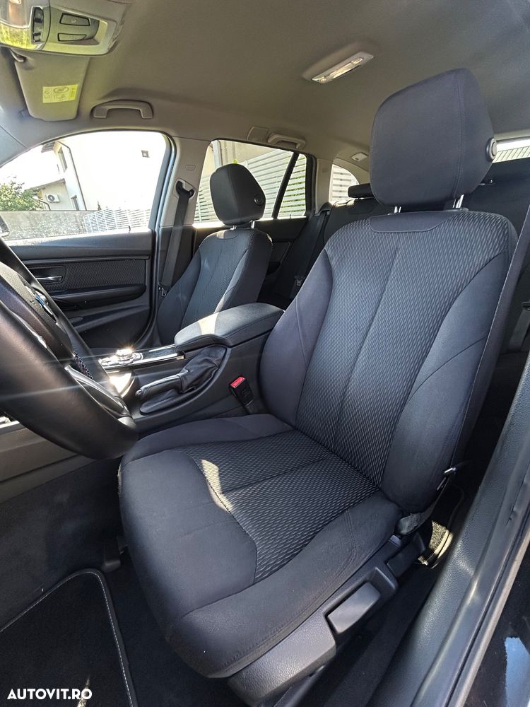 BMW Seria 3 318d Aut. Sport Line - 11