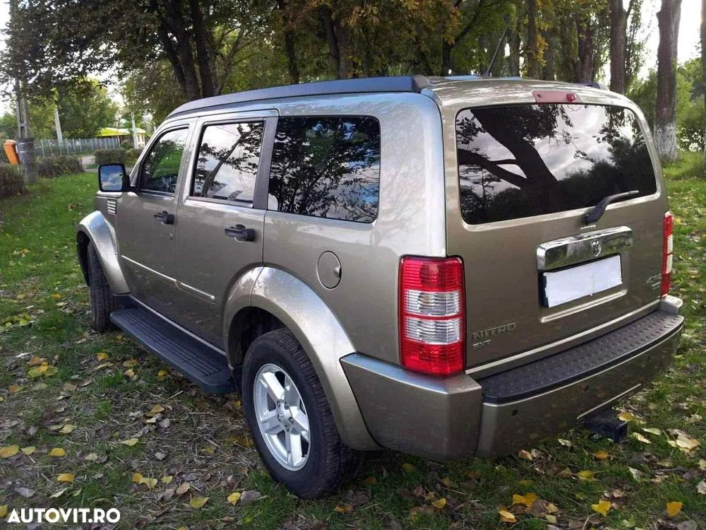 Dodge Nitro - 3