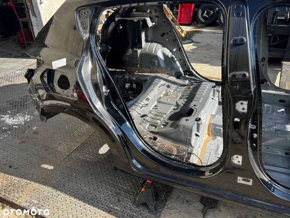 ĆWIARTKA BŁOTNIK POSZYCIE SŁUPEK PRÓG TYŁ PRAWY DACIA SANDERO III NV676 676 - 2
