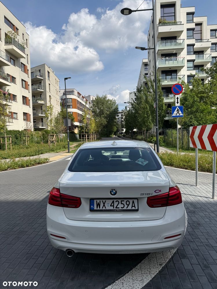BMW Seria 3 318i - 5