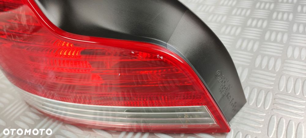 6924519 lampa lewa lewy tylna tył w błotnik BMW E82 E88 COUPE EUROPA - 6