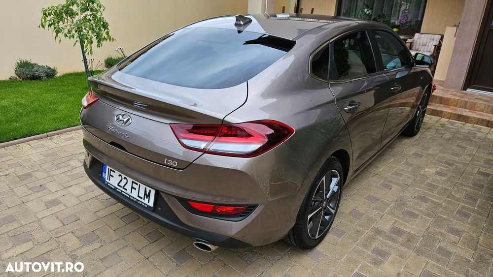 Hyundai i30 1.5 T-GDI 160CP MHEV 5DR M/T Exclusive - 6