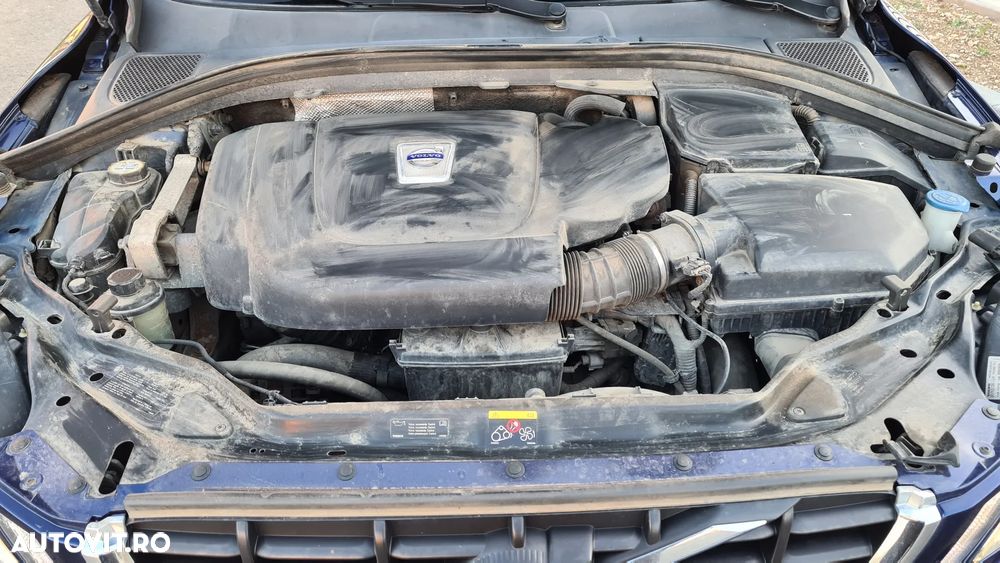 Volvo XC 60 D5AWD Ocean Race - 41