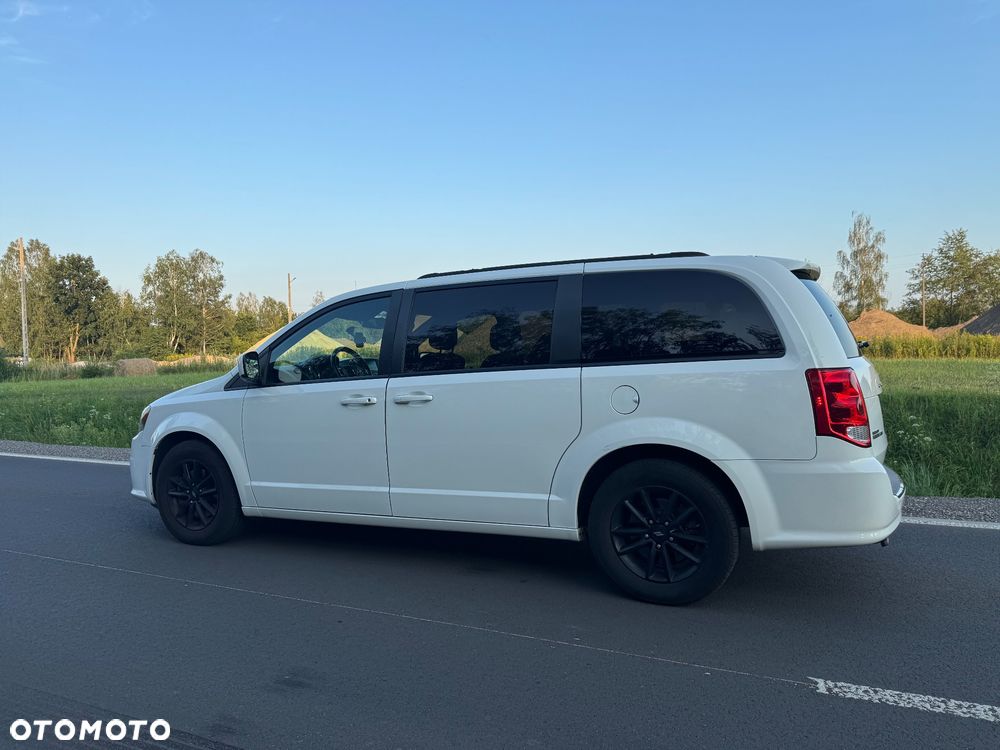 Dodge Grand Caravan 3.6 R/T - 35