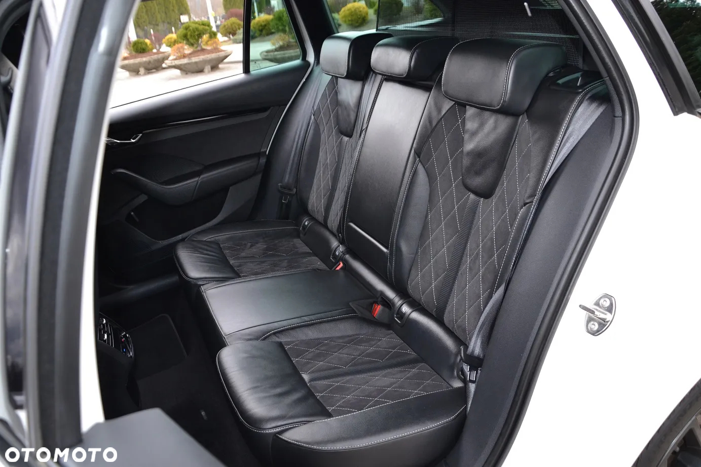 Skoda Octavia Combi 1.4 TSI iV DSG RS Plus - 28