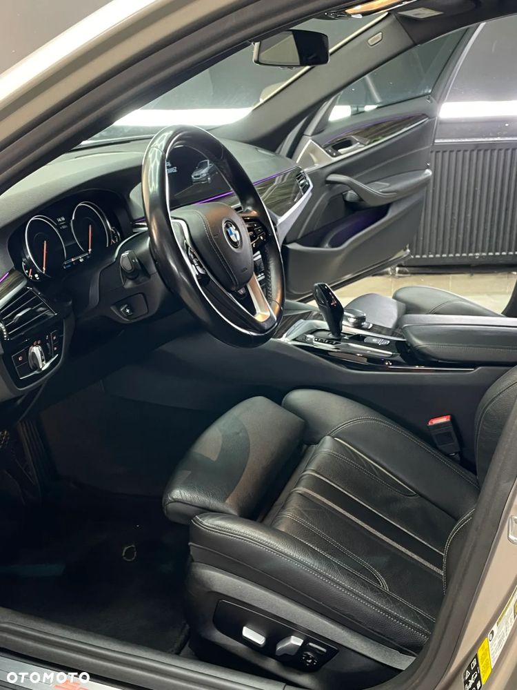 BMW Seria 5 540i xDrive Sport Line - 11