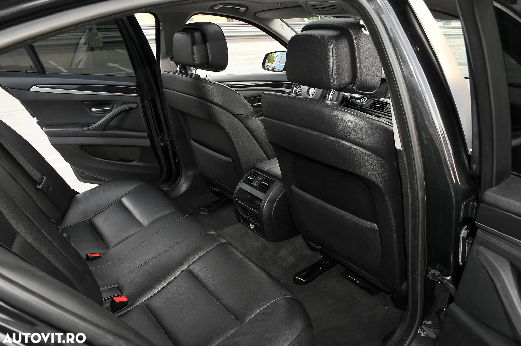 BMW Seria 5 520d - 27