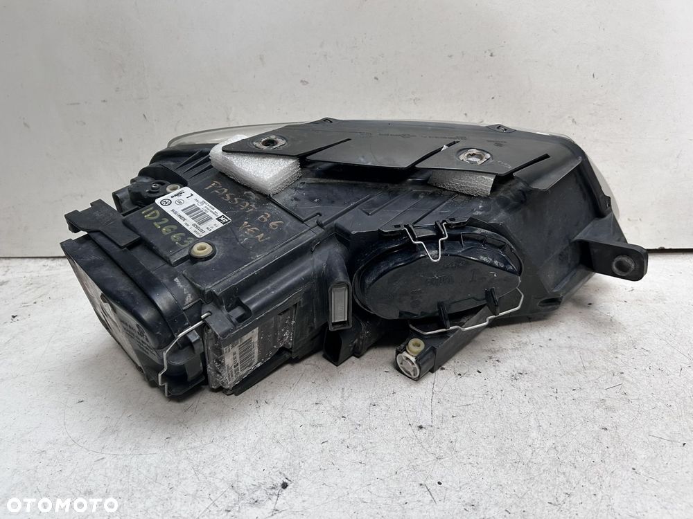 Reflektor lewy Volkswagen Passat B6 Xenon 3C0941751K - 3