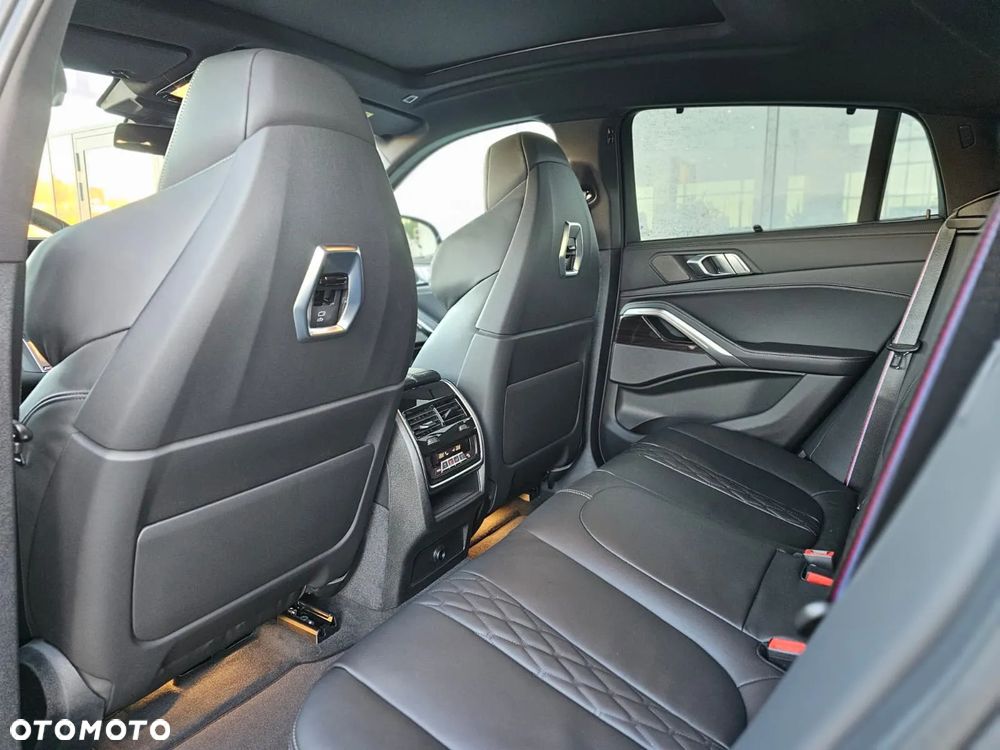 BMW X6 xDrive40d mHEV - 33