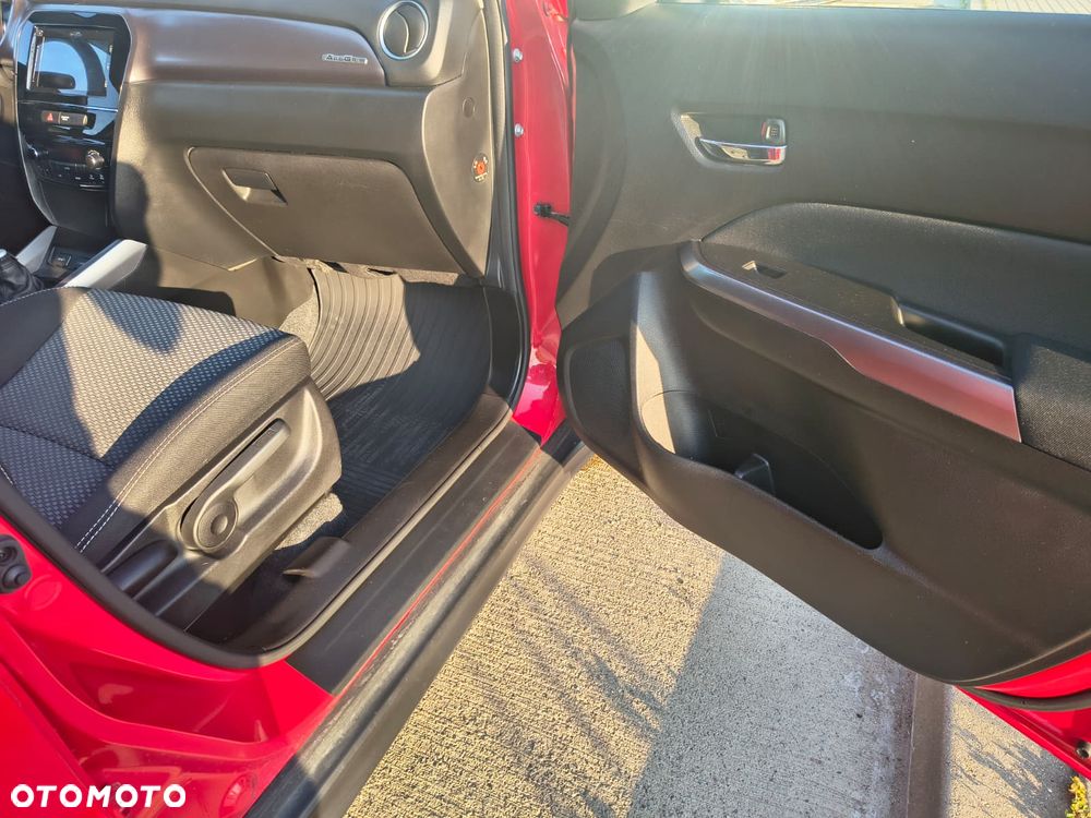 Suzuki Vitara 1.4 Boosterjet SHVS Premium 4WD - 33