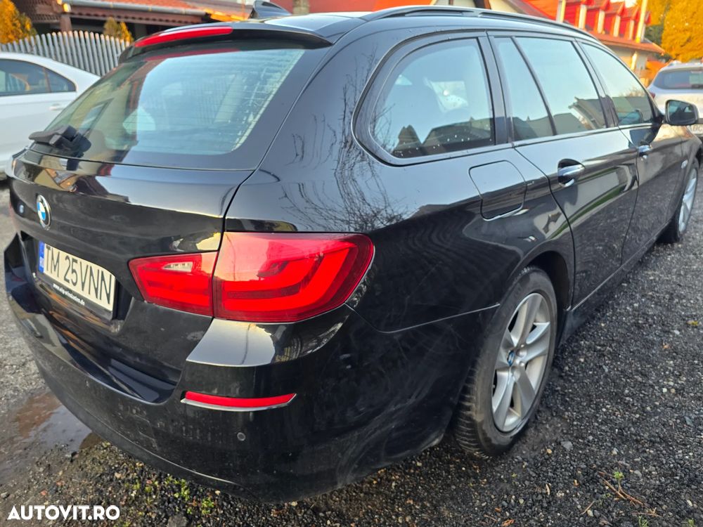 BMW Seria 5 525d Touring - 13