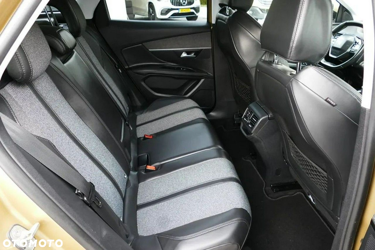 Peugeot 3008 1.2 PureTech Allure S&S - 29