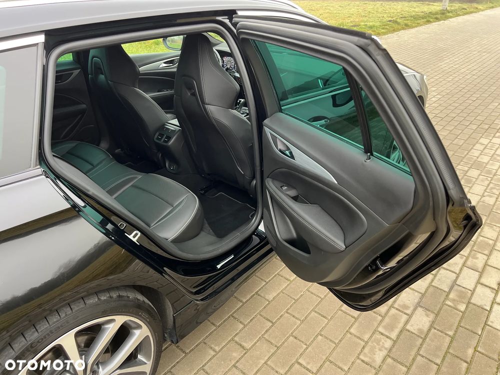 Opel Insignia 2.0 T 4x4 GSi + S&S - 33