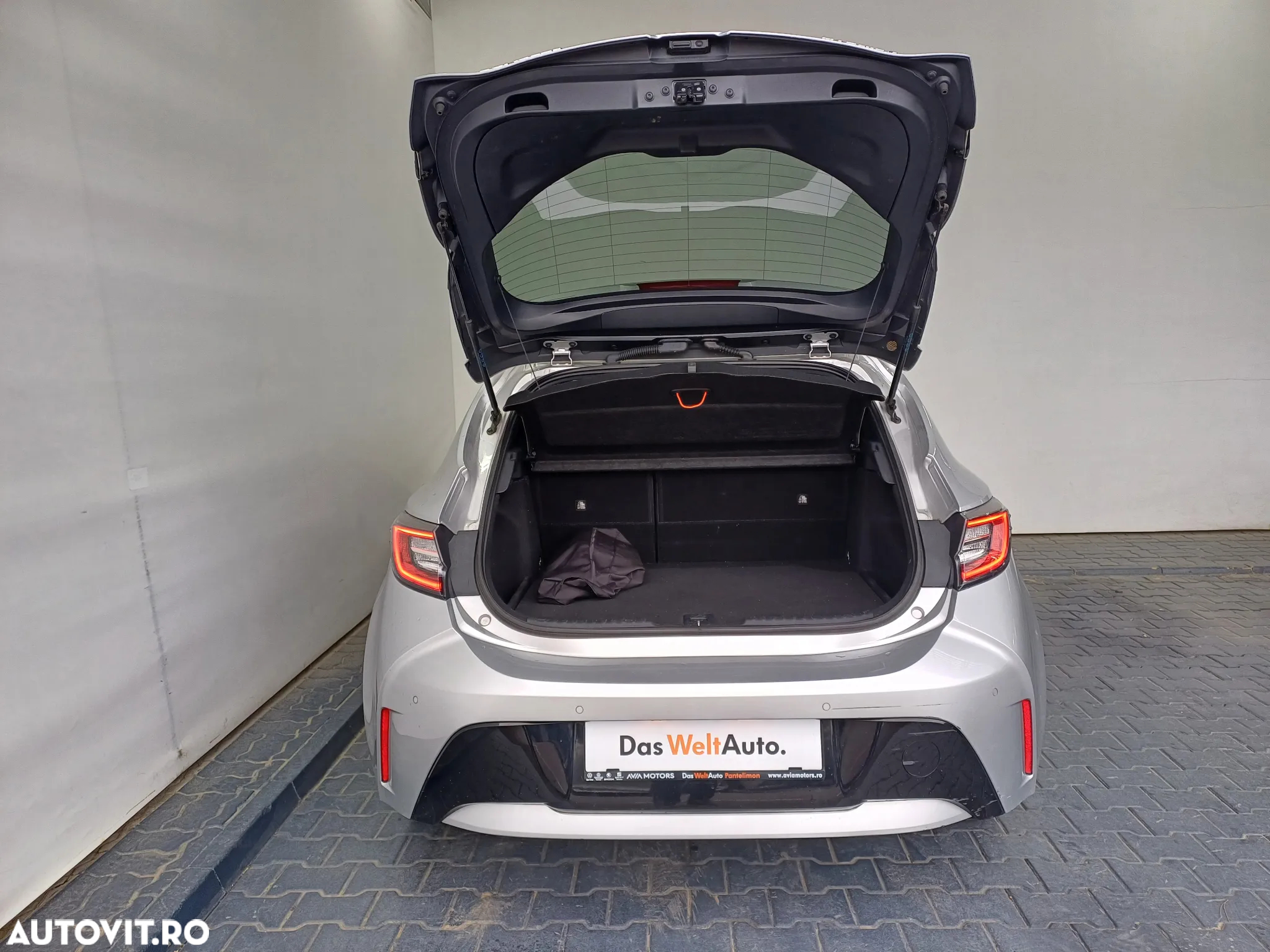 Toyota Corolla 1.8 HSD Exclusive interior Negru - 29
