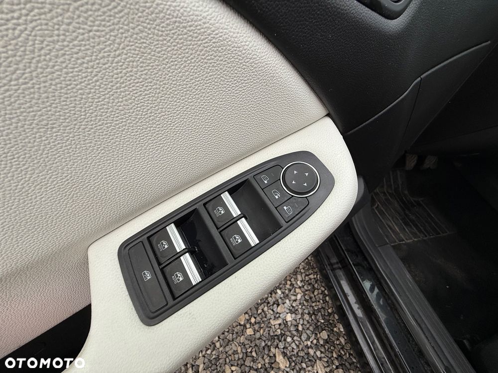 Renault Clio TCe 100 INTENS - 18