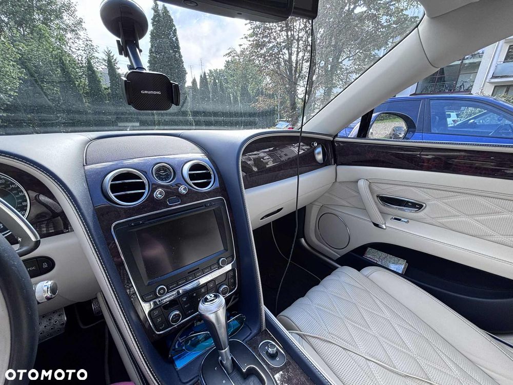 Bentley Flying Spur W12 - 28