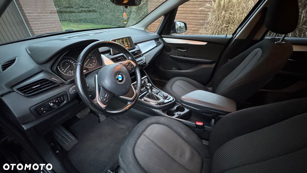 BMW Seria 2 220d - 16