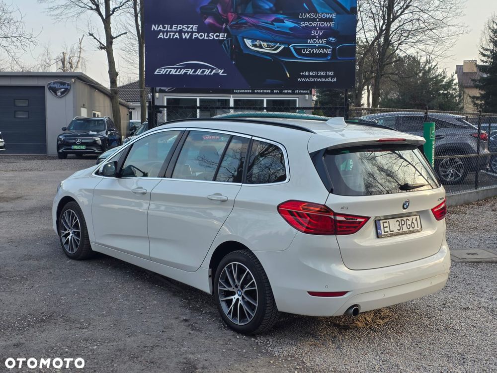 BMW Seria 2 218d - 8