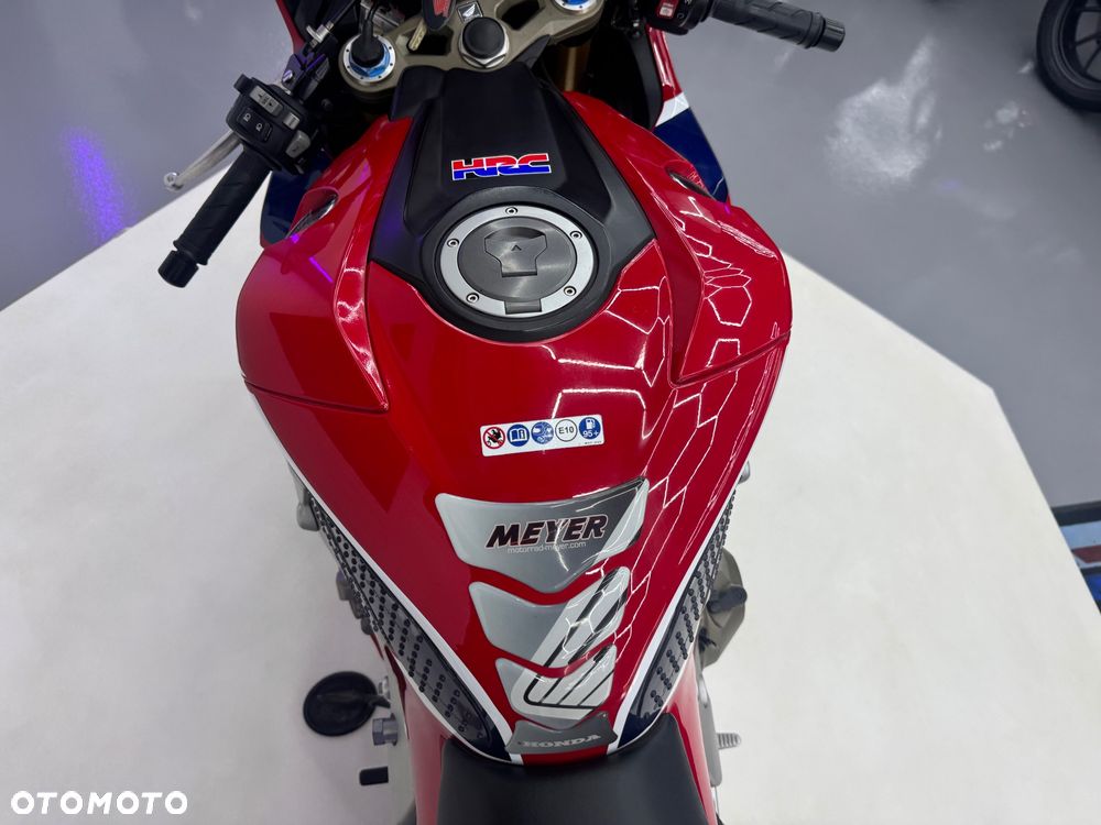 Honda CBR - 23