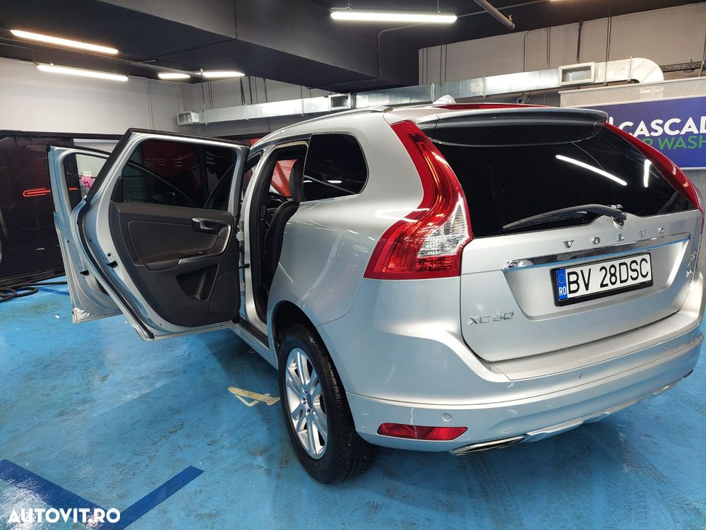 Volvo XC 60 T5 Geartronic Momentum - 17
