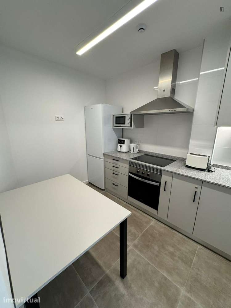Quarto - localizado em Norton de Matos Coimbra - Grande imagem: 5/14