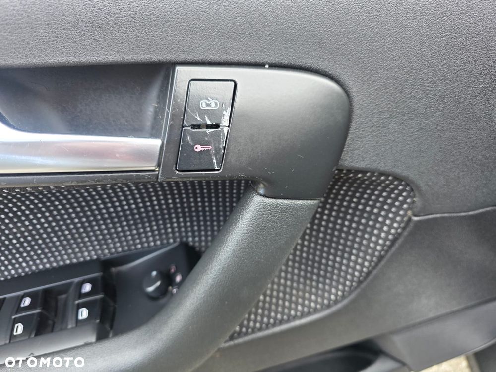 Audi A3 Sportback 2.0 FSI Ambiente - 12