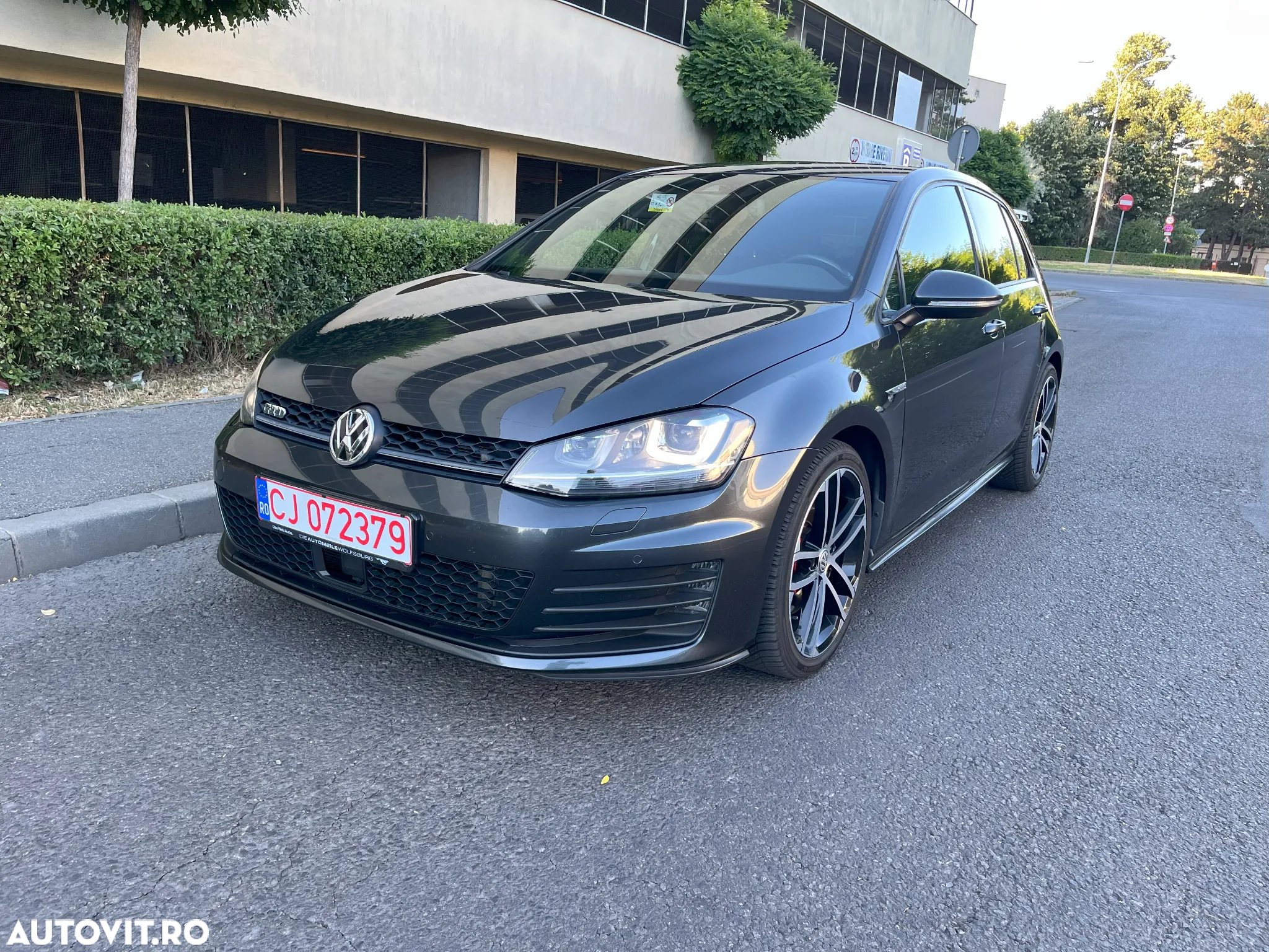 Volkswagen Golf 2.0 TDI DSG GTD - 2