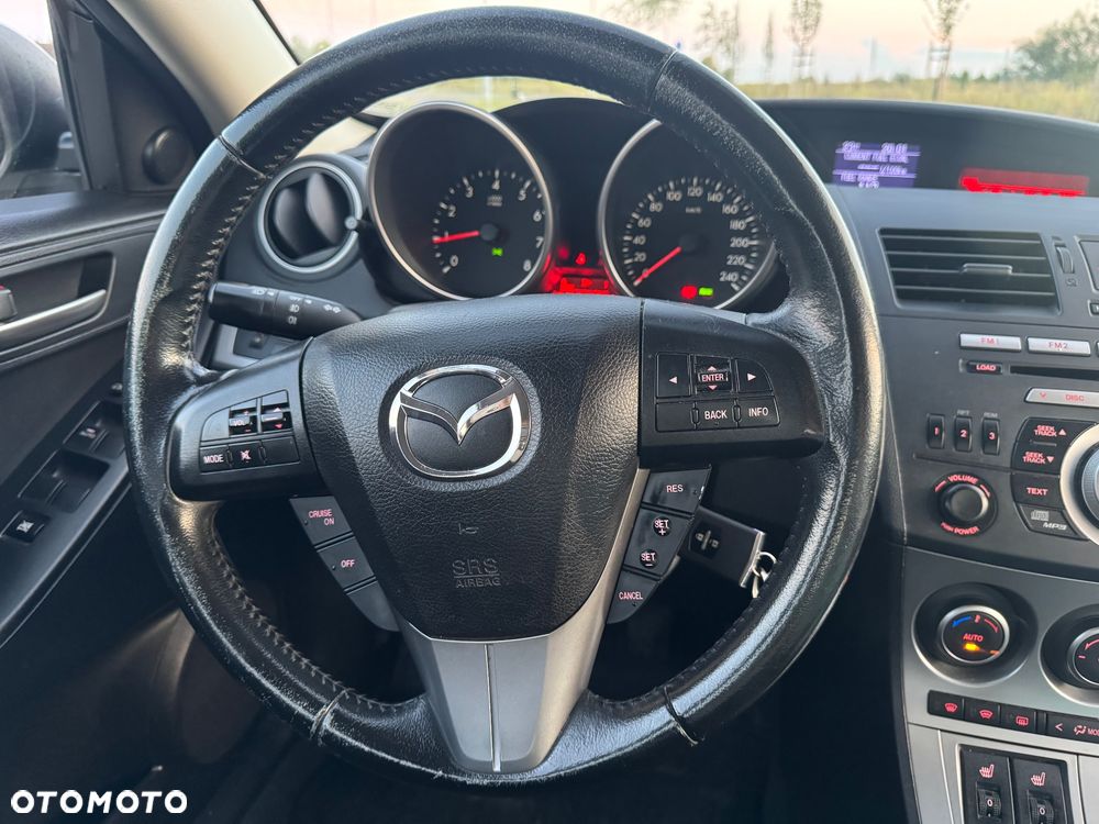 Mazda 3 2.0 Exclusive + - 28