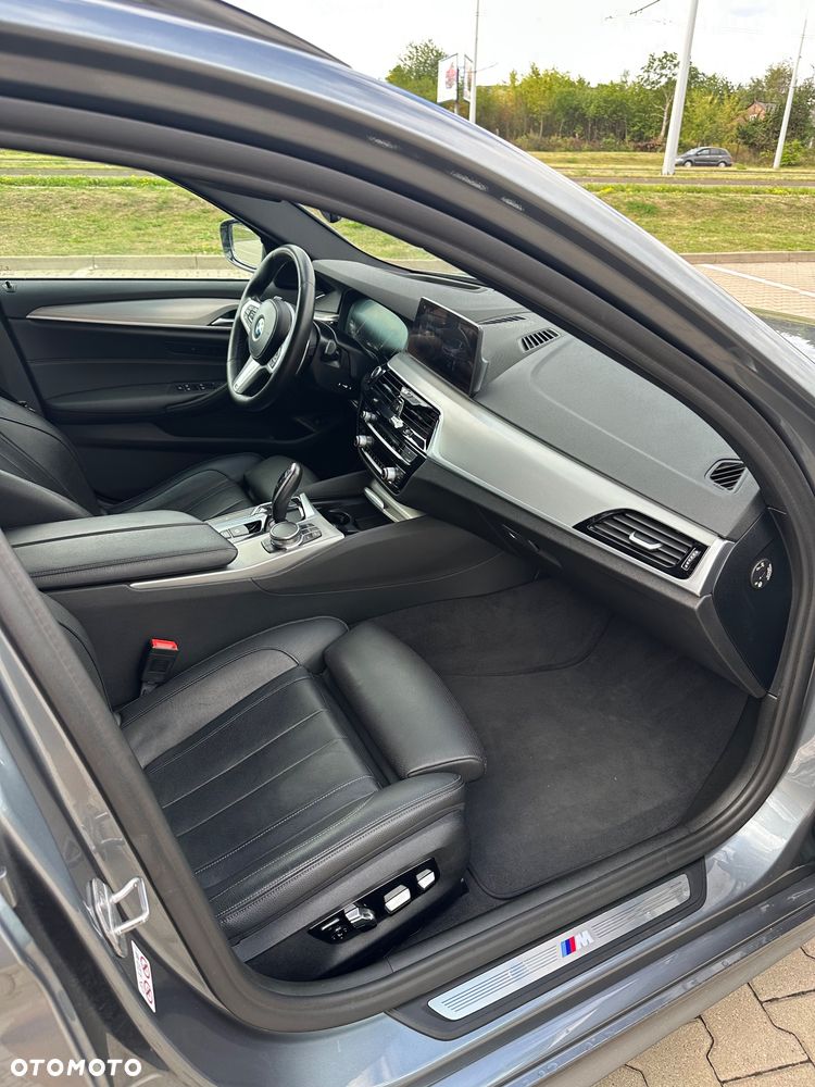 BMW Seria 5 520d M Sport Edition - 11
