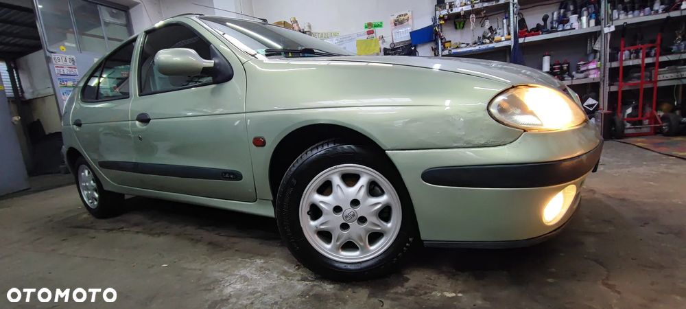 Renault Megane 1.4 Confort Privilege - 4