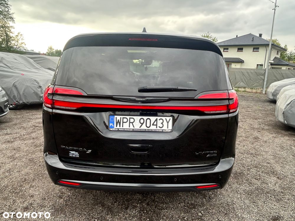 Chrysler Pacifica - 12