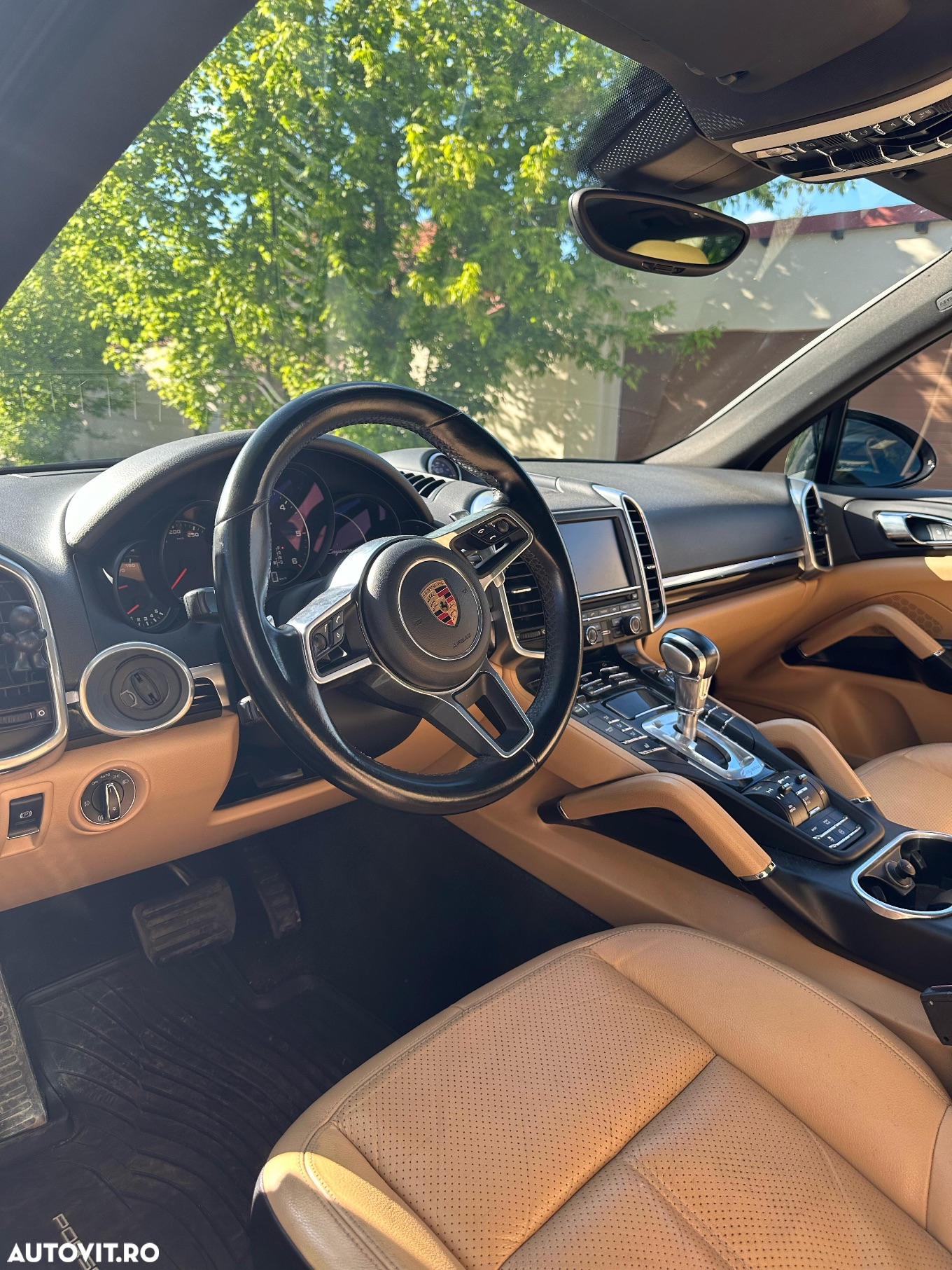 Porsche Cayenne 3.0 L - 6