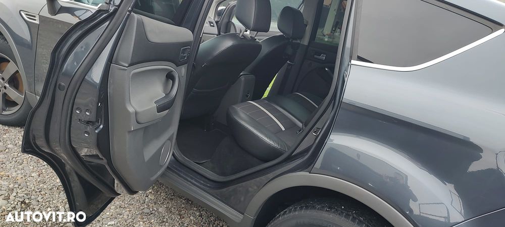 Ford Kuga 2.0 TDCi 2x4 Titanium - 22