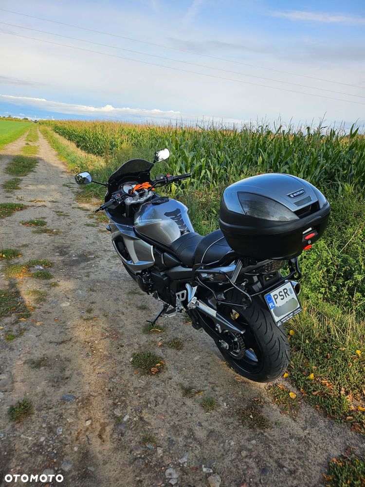 Suzuki GSX - 10