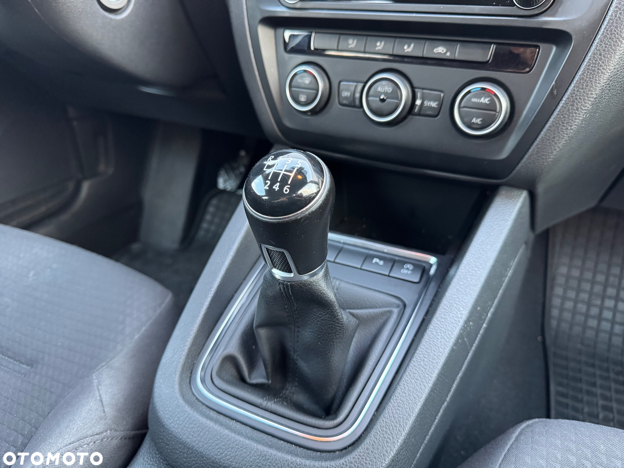 Volkswagen Jetta 1.4 TSI BMT Comfortline - 13