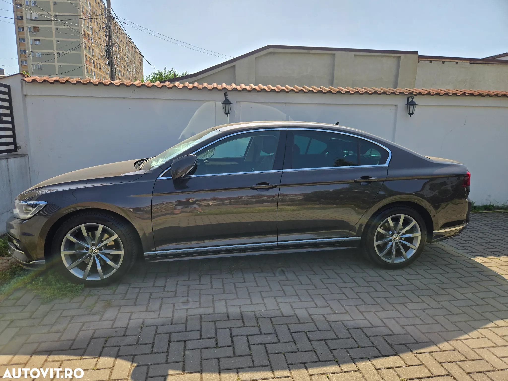 Volkswagen Passat - 11