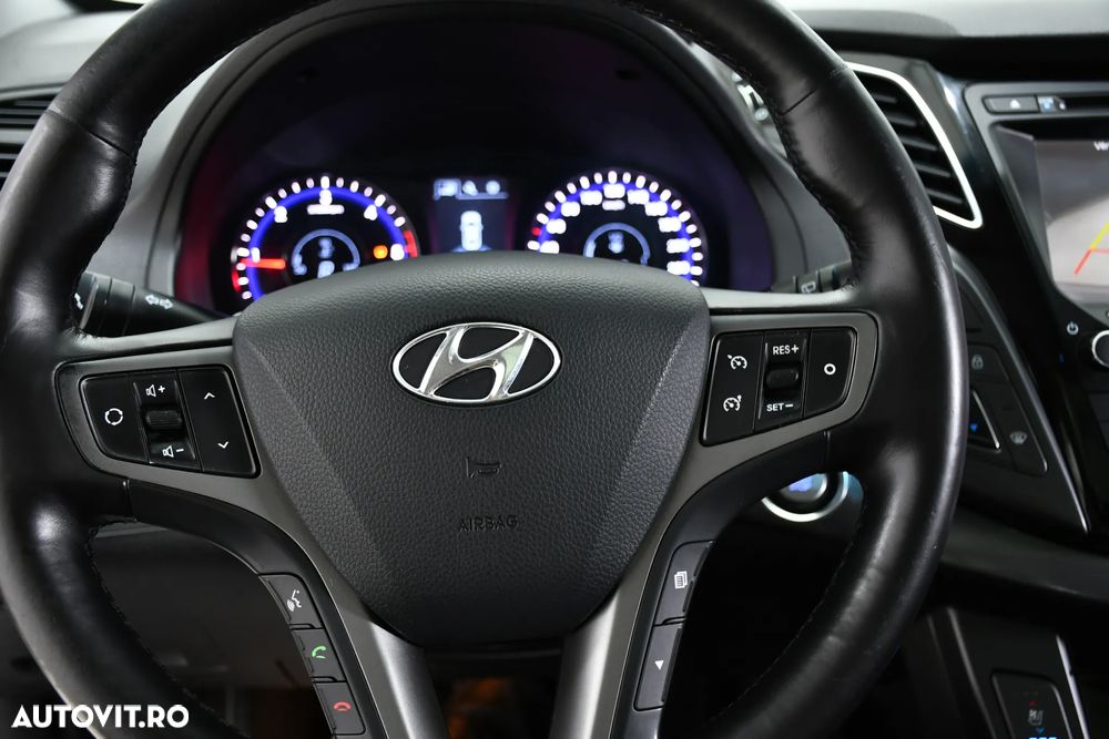 Hyundai i40 Kombi 1.7 CRDi DCT Premium - 18