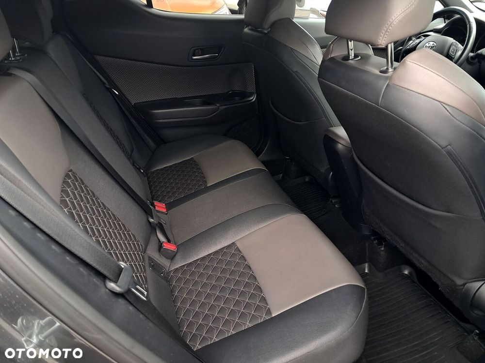 Toyota C-HR 2.0 Hybrid Executive - 11
