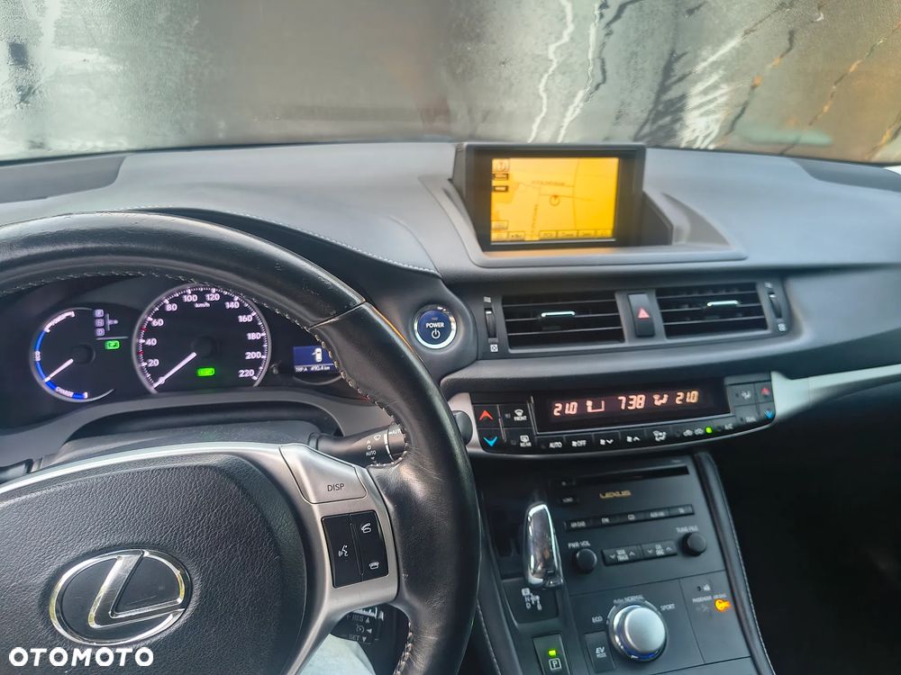Lexus CT - 11